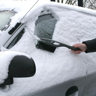 Brosse neige 21 pouces avec grattoir glace